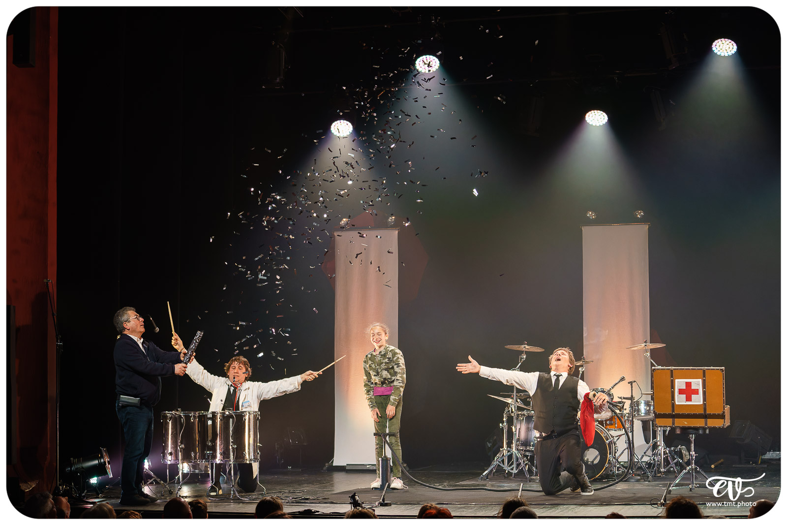 DRUM BROTHERS (LES FRÈRES COLLE)